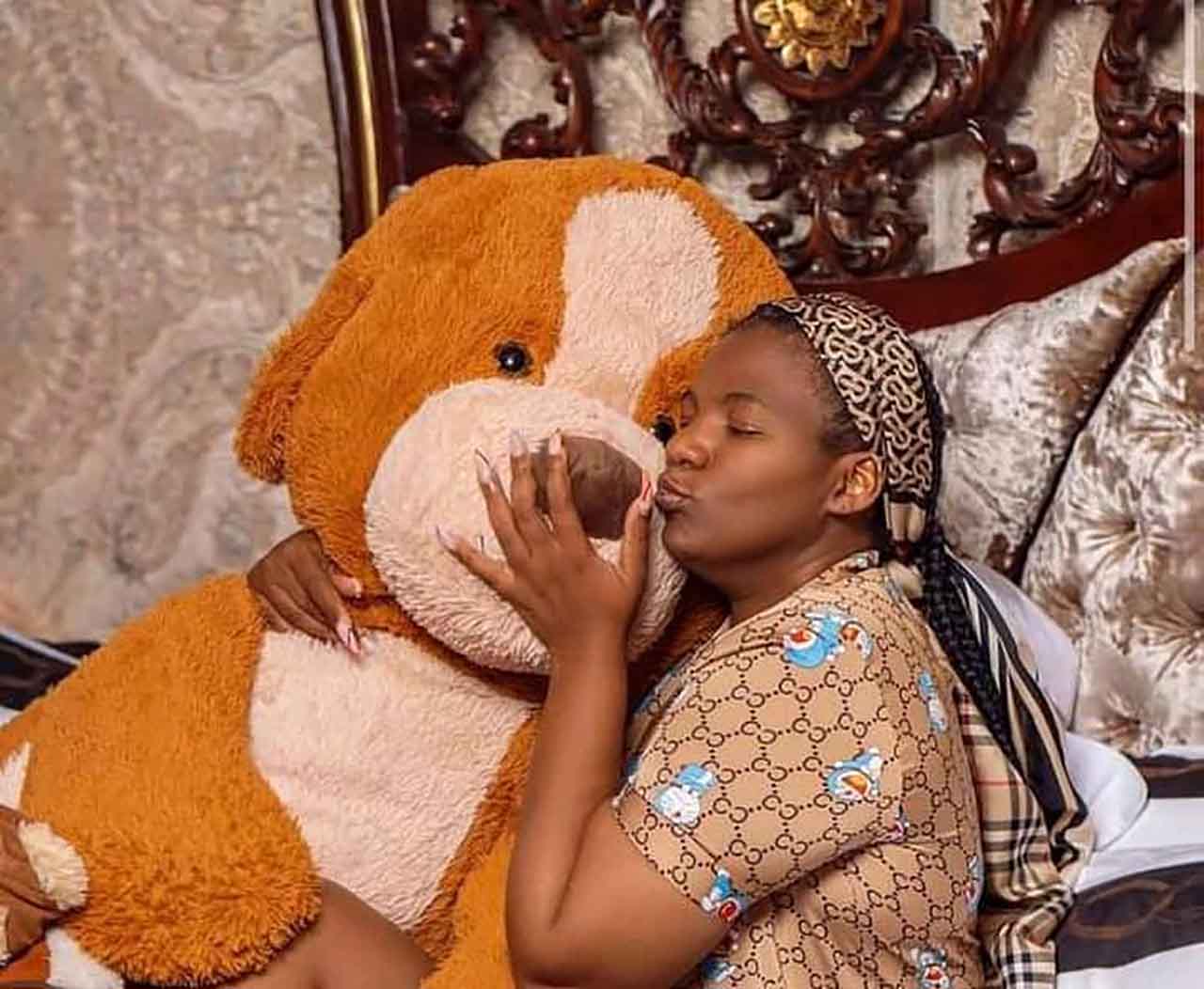 Causes! Mamkhize explains why she sleeps next to her teddy bear