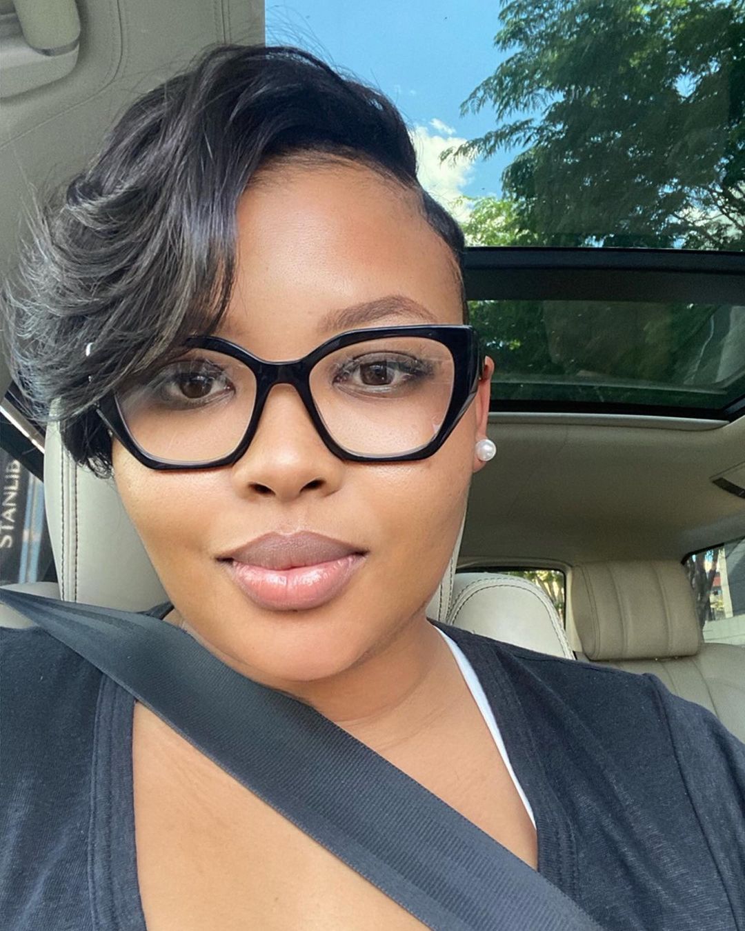 Anele Mdoda has wowed her fans with her extreme weight loss.