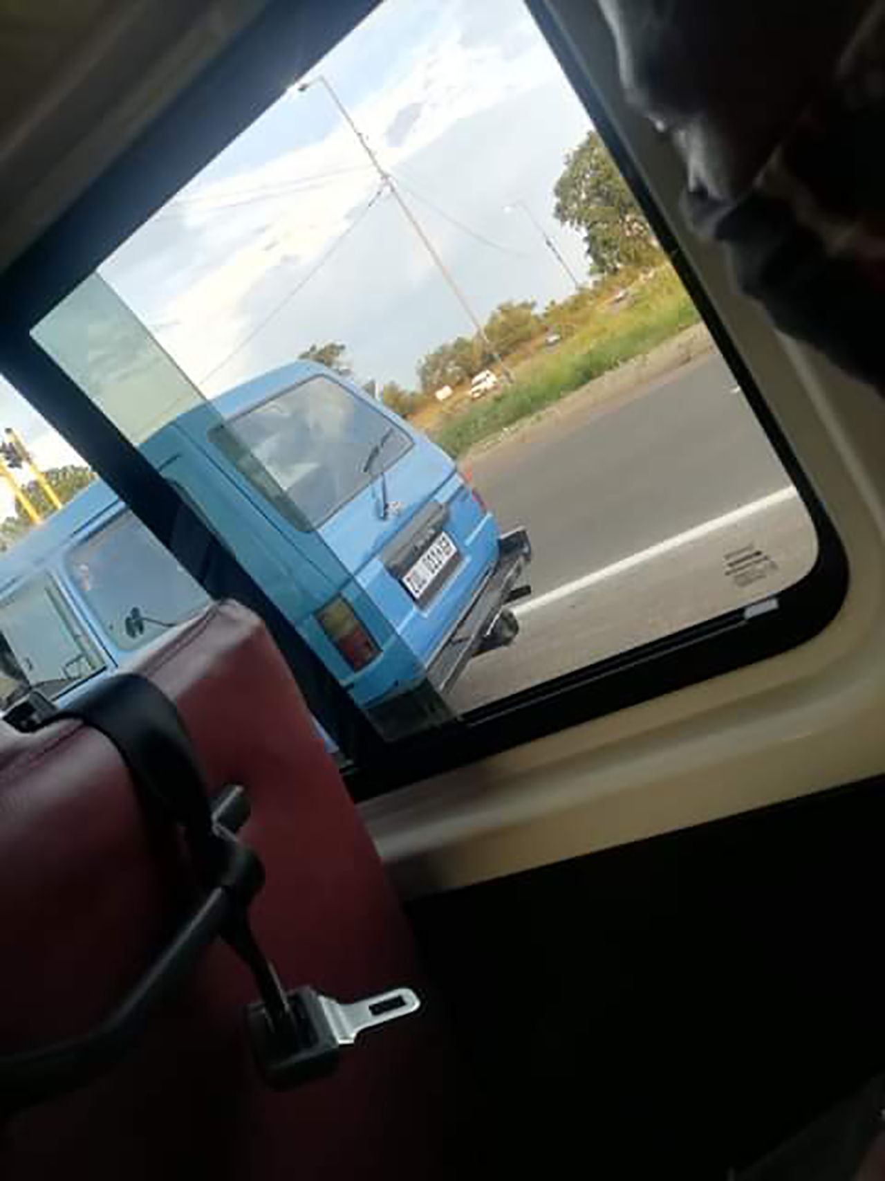WARNING: Lloyd Matlou Warns all South Africans to beware of this blue Toyota Venture