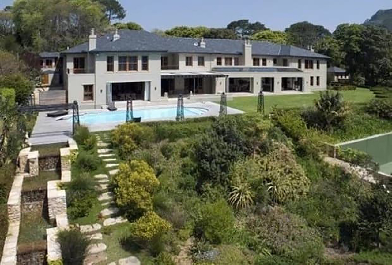 Motsepe house is to die for, Take a look at inside and outside his luxurious mansion: PHOTOS