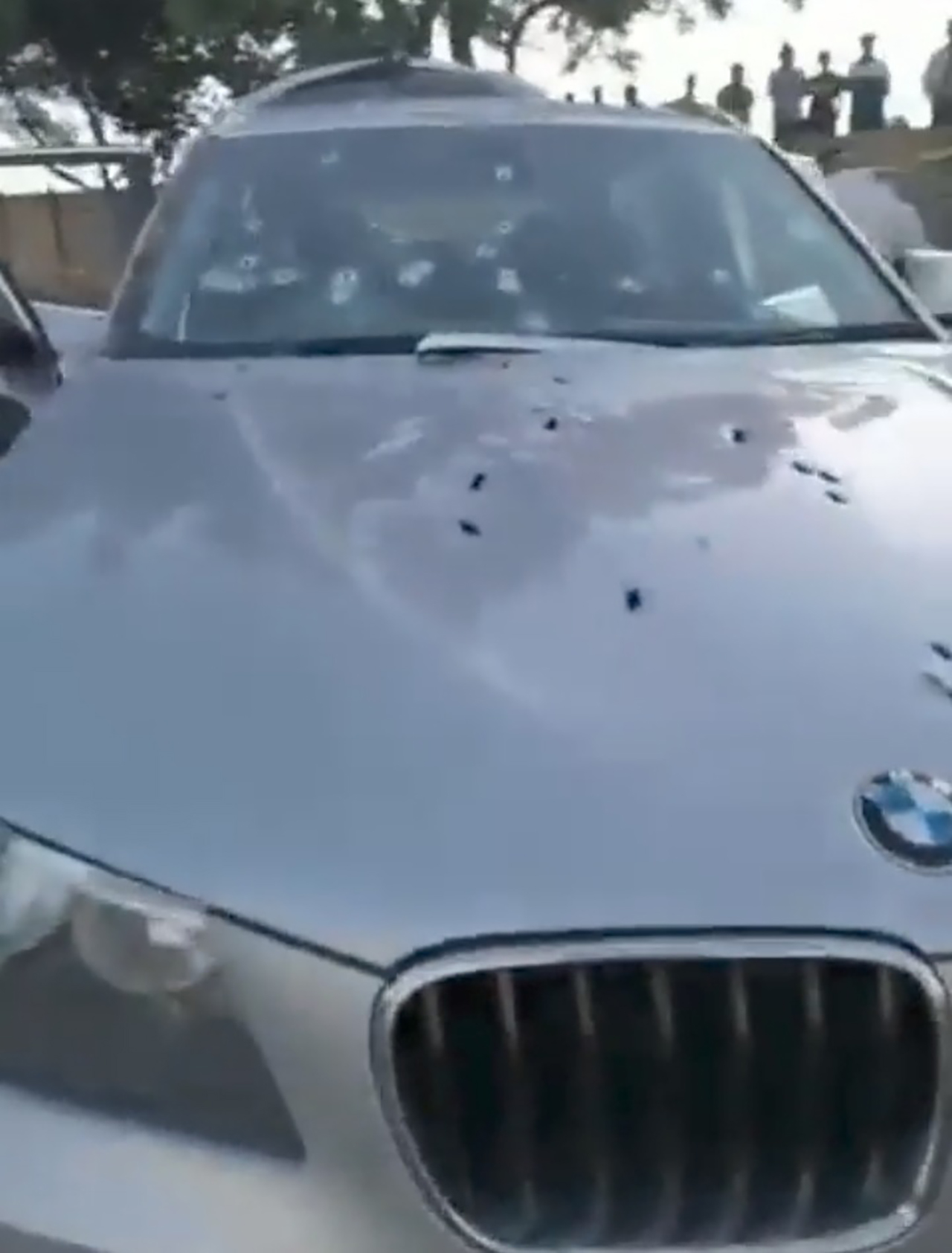 Shootout Between Police Officers And Robbers Ends Deadly; Bheki Cele At Crime Scene:GRAPHIC VIDEO