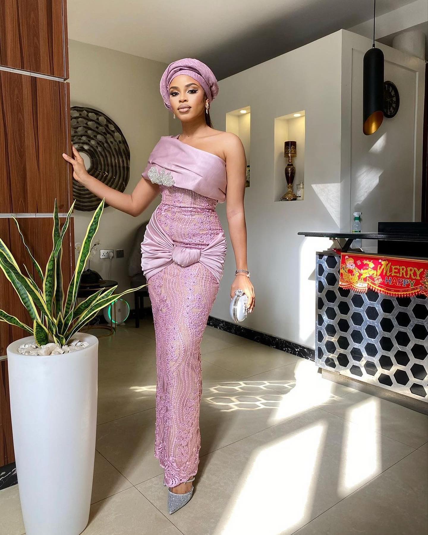 Latest Aso Ebi Styles 2022 For Beautiful Ladies 