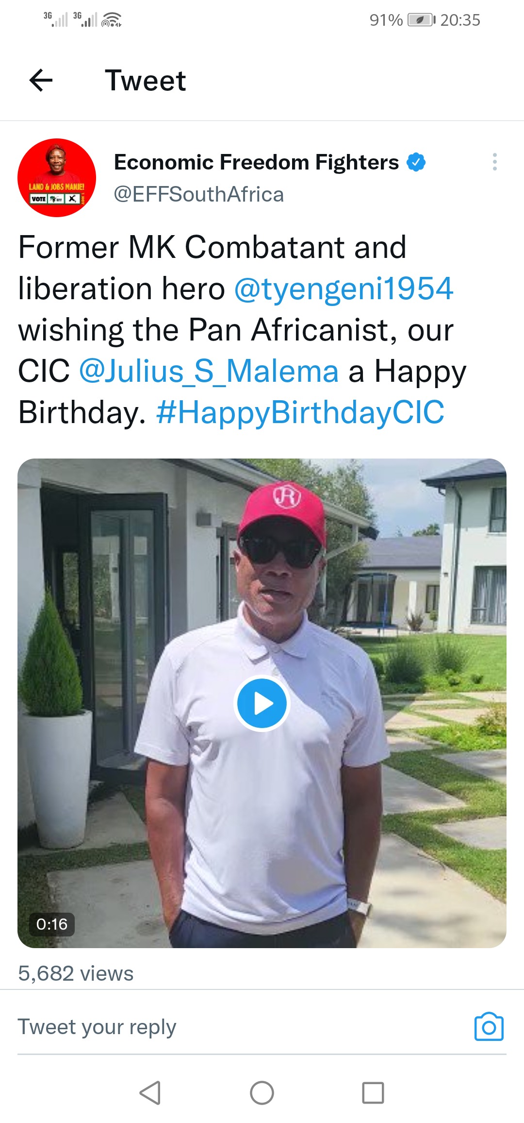Look what ANC veteran Toni Yengeni did to Julius Malema yesterday