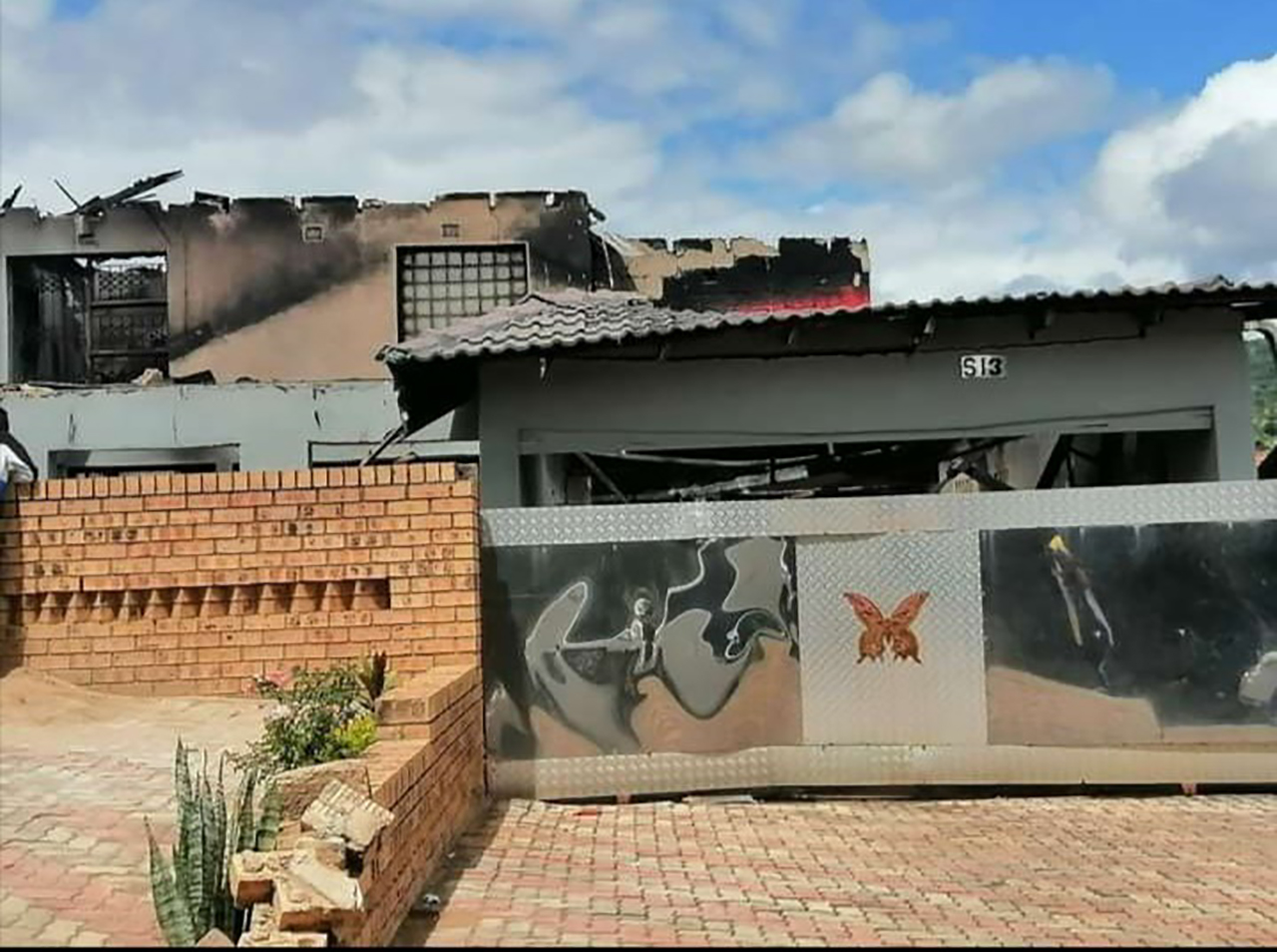Sadness! Two Family Members Died In Limpopo As Their Mansion Caught Fire After This Happened: RIP