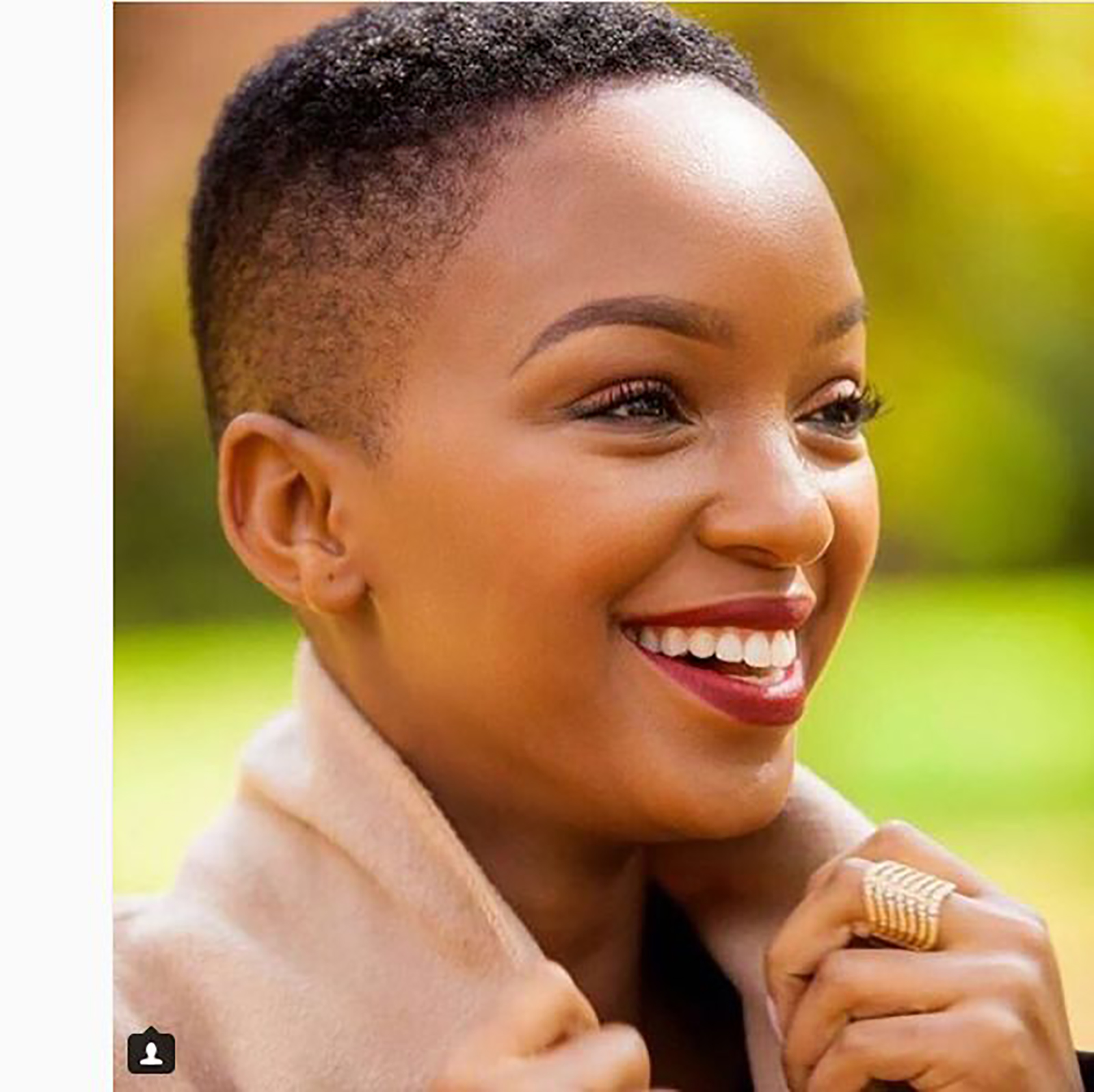 Nandi Madida left Mzansi in awe after being spotted half-n@ked
