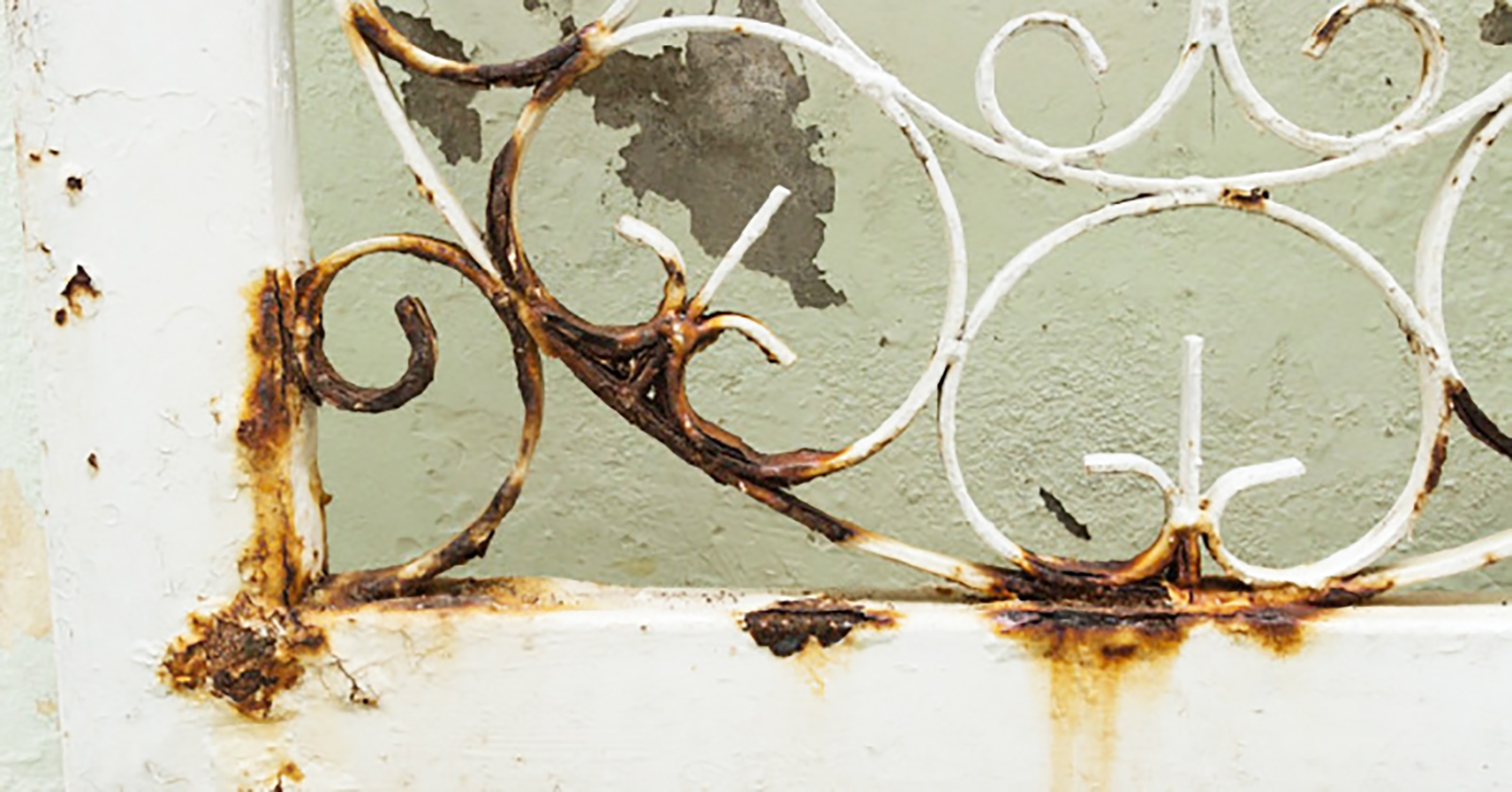 4 tricks: How to remove rust from doors and windows without painting them