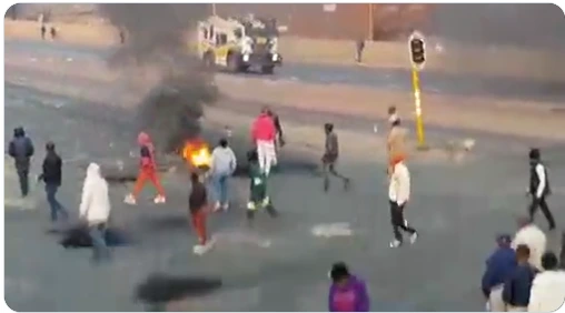 Tears! Tembisa Protesters: Overpowered JMDP Cops Shoots Protestor Dead
