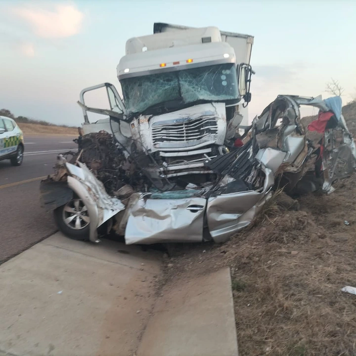 Horrific Crash On The N1 In Limpopo Kills Six Including Two Kids
