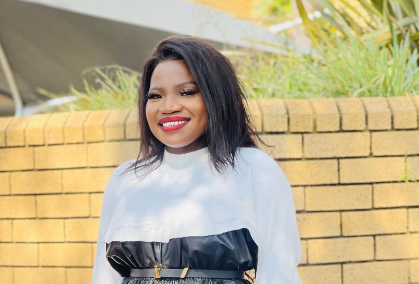 The Limpopo-born star Ndivhudzannyi Ralivhona, better known as Makhadzi, expressed her gratitude to her fans before crossing into the new year 2023